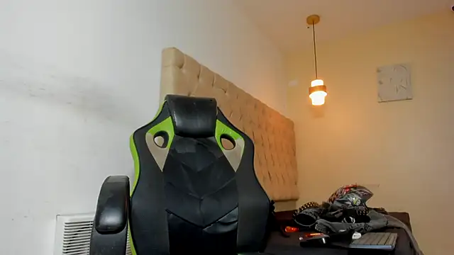 Snapshot of blackdirty420 chatting on October 28, 8:00 pm blackdirty420 online show from October 28, 8:00 pm