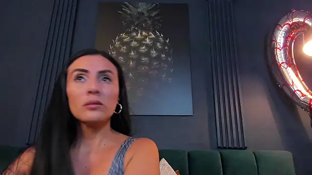 scarlet edwars online show from February 27, 7:04 pm