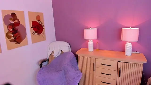 scarlet edwars online show from March 3, 6:22 pm