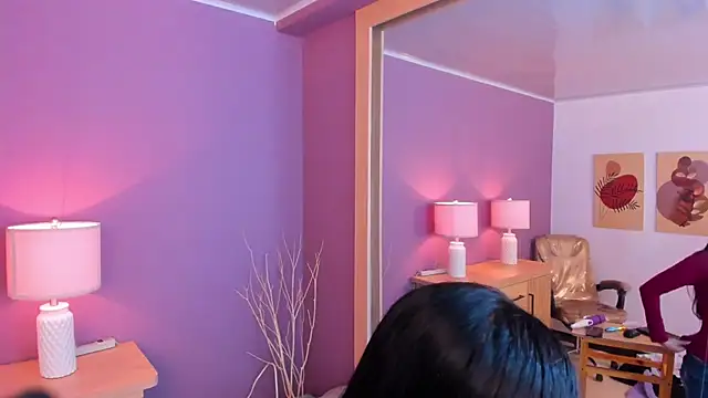 scarlet edwars online show from March 4, 6:29 pm