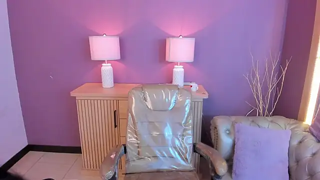 scarlet edwars online show from March 10, 7:29 pm