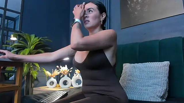 scarlet edwars online show from September 10, 8:53 pm