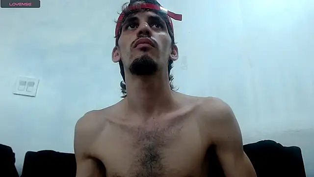 Snapshot of Dirty_Kingg chatting on February 20, 8:47 pm Dirty Kingg online show from February 20, 8:47 pm