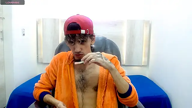 Snapshot of Dirty_Kingg chatting on February 26, 2:48 am Dirty Kingg online show from February 26, 2:48 am