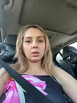 hotamanda01 online show from April 24, 12:29 pm