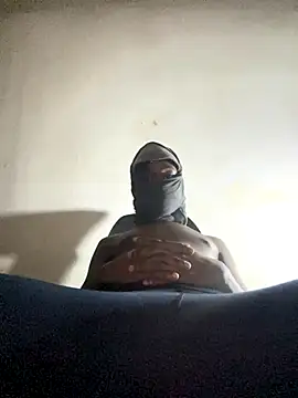 OneWhoBringsJoy online show from November 8, 11:47 pm