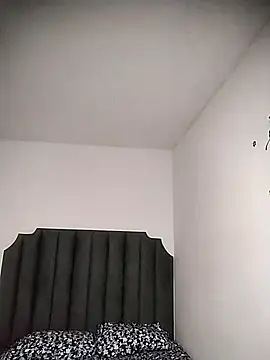 Snapshot of moree_Queen chatting on February 16, 6:54 pm moree Queen online show from February 16, 6:54 pm