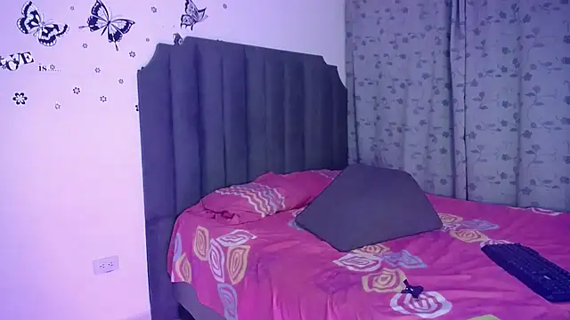 Snapshot of moree_Queen chatting on March 19, 11:50 am moree Queen online show from March 19, 11:50 am