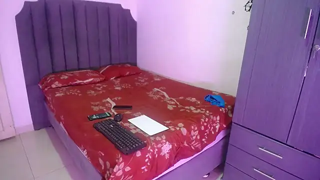 Snapshot of moree_Queen chatting on September 20, 9:16 pm moree Queen online show from September 20, 9:16 pm