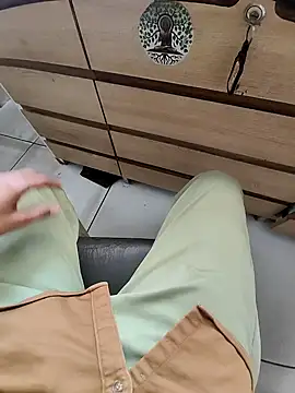 Snapshot of johnwick_7a chatting on March 2, 7:10 am johnwick 7a online show from March 2, 7:10 am