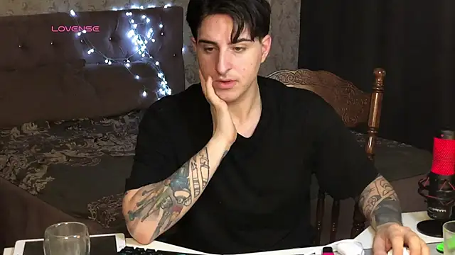 dark-willoww online show from February 12, 1:16 pm