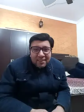 innocentboy1987 online show from February 14, 4:37 am