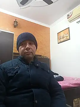 innocentboy1987 online show from January 13, 5:57 am