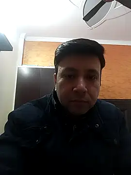 innocentboy1987 online show from January 17, 8:08 am