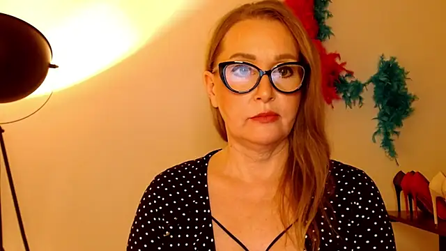 leaxSTAR online show from February 20, 6:02 pm