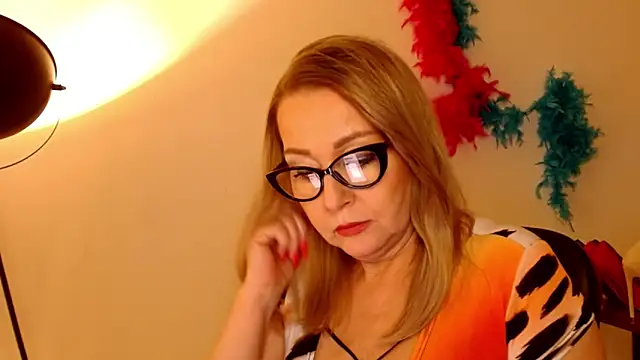 leaxSTAR online show from March 18, 2:48 pm