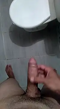 Snapshot of garoto-pirocudo chatting on February 27, 12:10 am garoto-pirocudo online show from February 27, 12:10 am