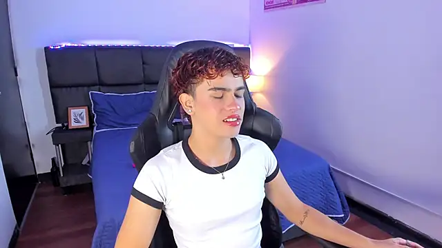 Aiiden 15 online show from November 29, 12:52 pm