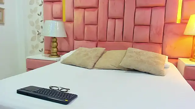 ArianaFranco online show from April 4, 12:24 pm