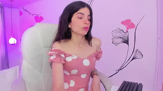 Isabela Fiorelli online show from February 21, 3:10 pm