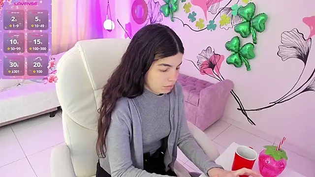 Isabela Fiorelli online show from March 27, 1:11 pm