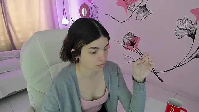 Isabela Fiorelli online show from April 24, 1:13 pm