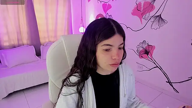 Snapshot of Isabela_Fiorelli chatting on May 14, 1:29 pm Isabela Fiorelli online show from May 14, 1:29 pm