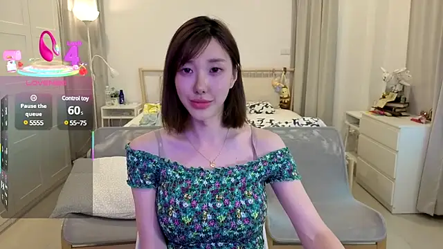 Snapshot of joycemilka chatting on March 13, 9:54 am joycemilka online show from March 13, 9:54 am