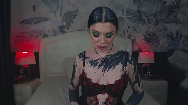 MaeveMoon online show from April 16, 9:15 pm