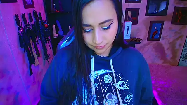 cherryy bombshelll online show from October 17, 6:21 pm