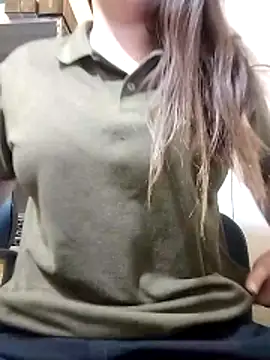 Snapshot of Ezella1 chatting on December 19, 12:01 pm Ezella1 online show from December 19, 12:01 pm