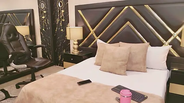 SophieWinsloow online show from April 23, 12:29 pm