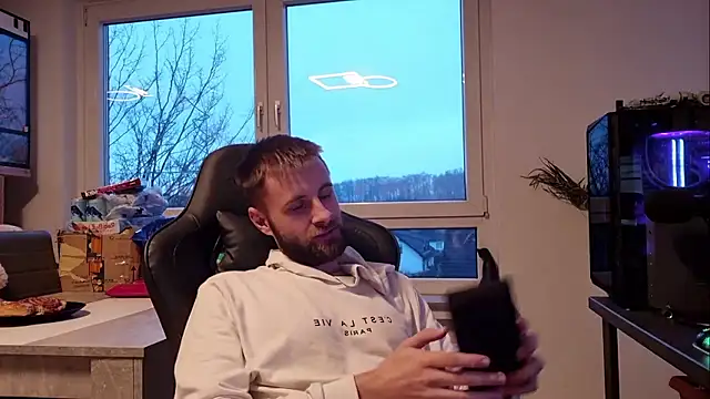 Snapshot of ademandjulia chatting on January 14, 3:28 pm ademandjulia online show from January 14, 3:28 pm