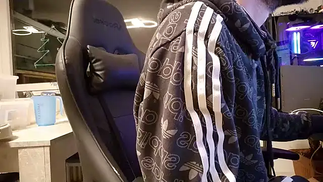 Snapshot of ademandjulia chatting on February 6, 9:40 pm ademandjulia online show from February 6, 9:40 pm