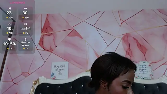 LindaBird online show from February 3, 11:21 pm