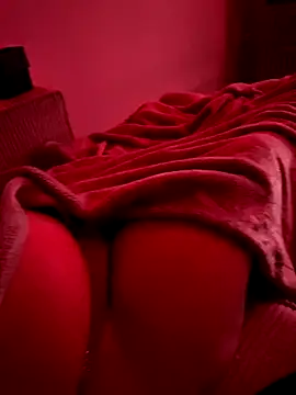 Snapshot of Princessemisse chatting on September 25, 8:23 pm Princessemisse online show from September 25, 8:23 pm