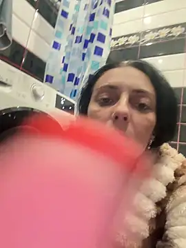 Snapshot of Miroslava1247 chatting on May 31, 7:37 pm Miroslava1247 online show from May 31, 7:37 pm
