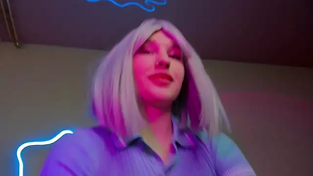 EvelinaLuu online show from March 23, 7:31 am