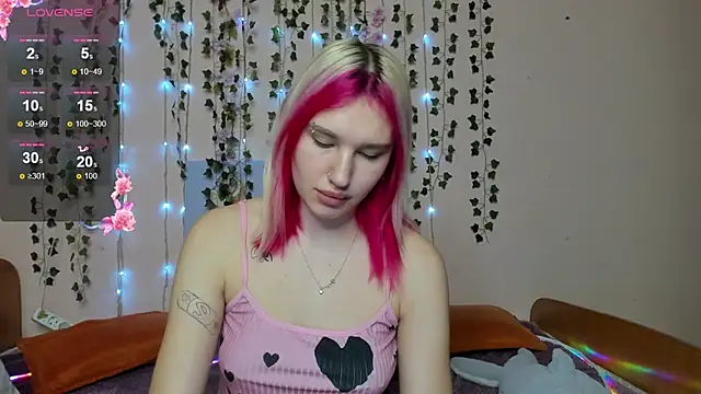 EvelinaLuu online show from November 21, 1:37 am