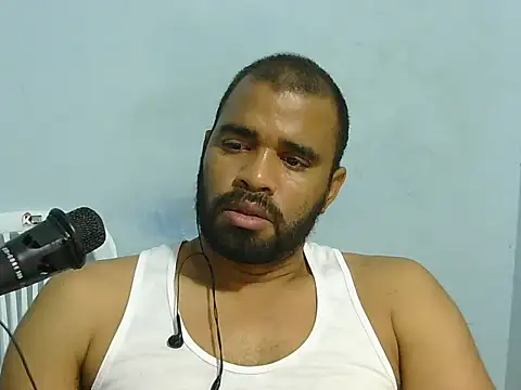 Snapshot of YOX22 chatting on June 13, 12:41 am YOX22 online show from June 13, 12:41 am