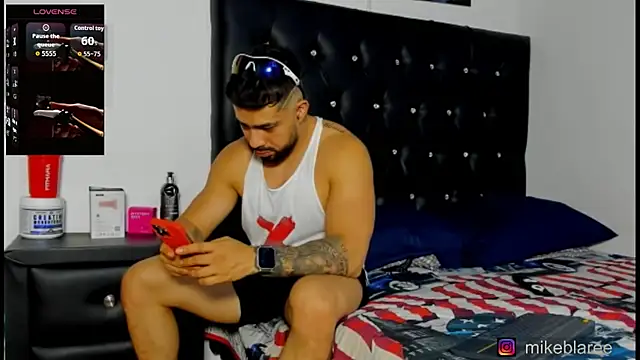 mikeblaree online show from April 1, 7:33 pm