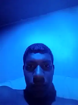 Snapshot of jr121221 chatting on February 8, 3:52 am jr121221 online show from February 8, 3:52 am