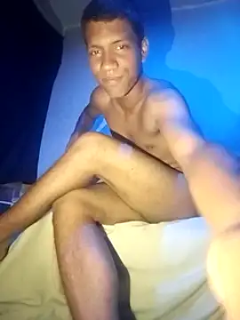 Snapshot of jr121221 chatting on February 8, 6:54 am jr121221 online show from February 8, 6:54 am