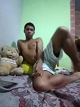 Snapshot of jr121221 chatting on February 11, 2:46 am jr121221 online show from February 11, 2:46 am