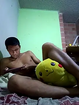 Snapshot of jr121221 chatting on February 11, 5:40 pm jr121221 online show from February 11, 5:40 pm