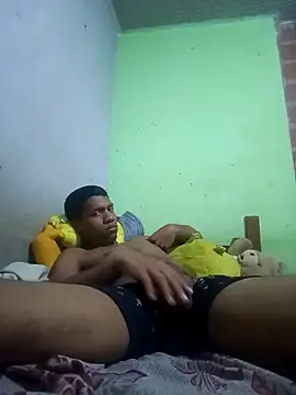 Snapshot of jr121221 chatting on February 11, 8:42 pm jr121221 online show from February 11, 8:42 pm