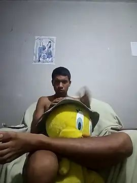 Snapshot of jr121221 chatting on February 12, 4:23 am jr121221 online show from February 12, 4:23 am