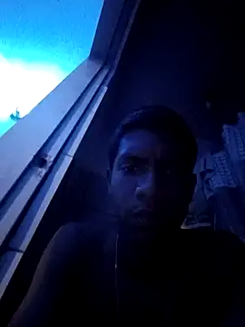 Snapshot of jr121221 chatting on February 12, 7:23 am jr121221 online show from February 12, 7:23 am