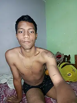 Snapshot of jr121221 chatting on February 14, 6:40 pm jr121221 online show from February 14, 6:40 pm