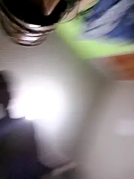 Snapshot of jr121221 chatting on February 16, 3:15 am jr121221 online show from February 16, 3:15 am